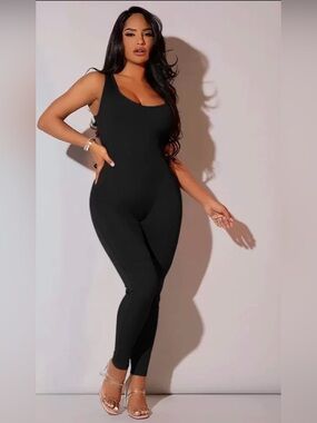 Black Scoop Neck Sleeveless Jumpsuit